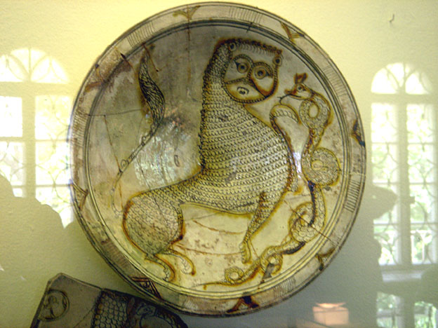 Chersonese plat vernisse