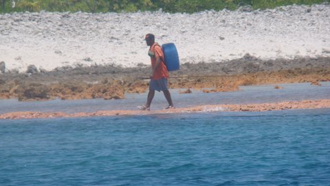 KAUEHI TEATA PECHEUR AU HARPON