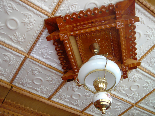 lustre kitsch verkhovina ukraine