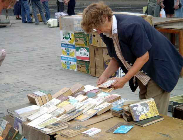 lvov ukraine marche aux livres