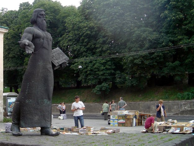 lvov ukraine prote proletaire marche aux livres
