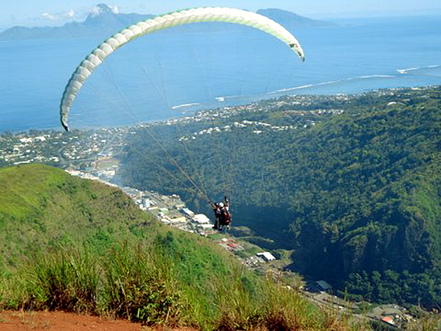 AU DESSUS DE LA VALLEE DE LA PUNAARU