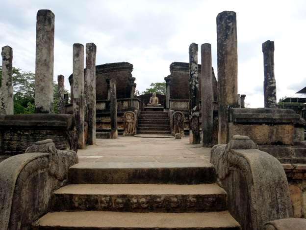 temple Polonnaruwa sri lanka