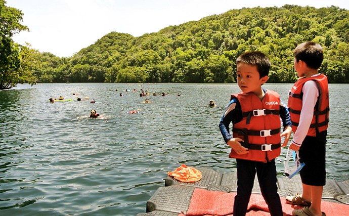 CHINA-US-JAPAN-ENVIRONMENT-TOURISM WH2756