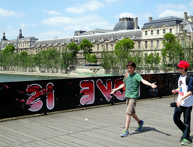 paris pont des arts 2015 anti love