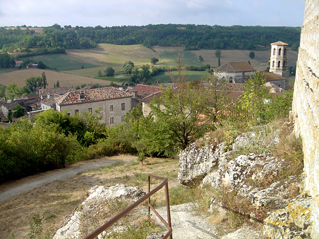 Montcuq église st Hilaire depuis le donjon