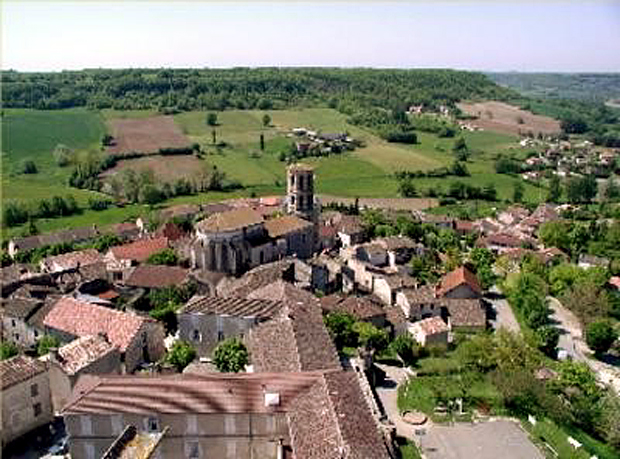 montcuq vue aerienne