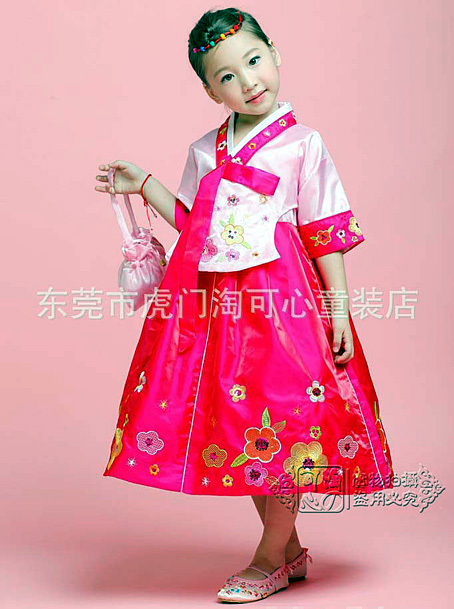 coree petite fille modele en rose