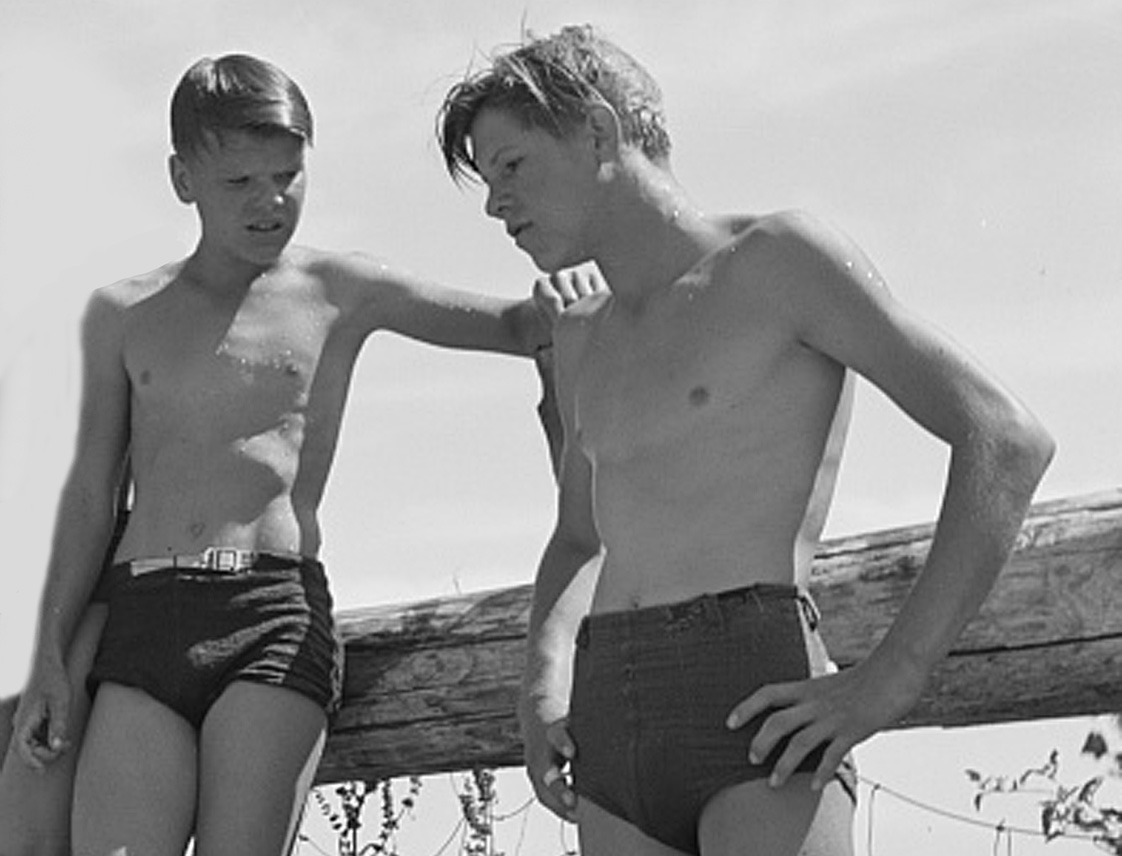 freres torse nu 1942