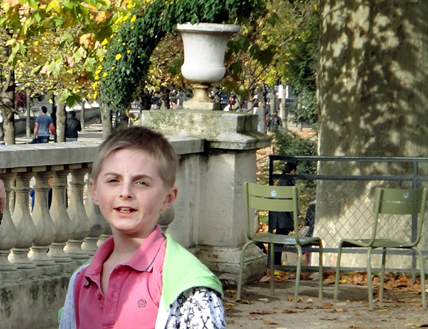 chaleur automne gamin paris luxembourg